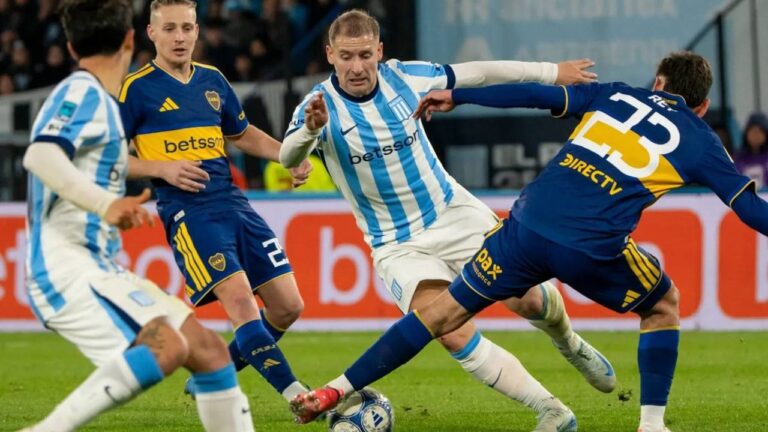 Estadio Presidente Perón durante el partido entre Boca y Racing
