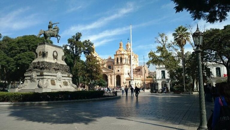 Cielo nublado en la ciudad de Córdoba