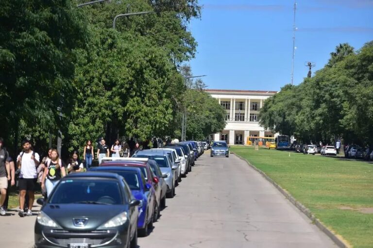 Corte de tránsito en el Bulevar de la Reforma por la Muestra UNC 2026