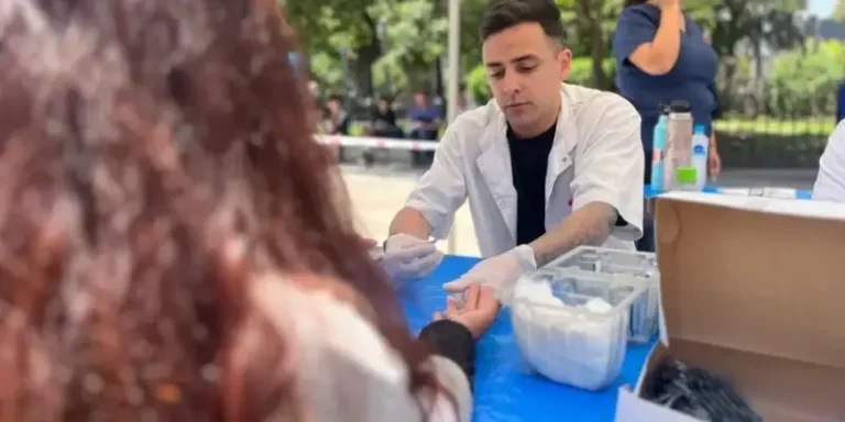 Operativo de testeo de VIH y sífilis en Córdoba