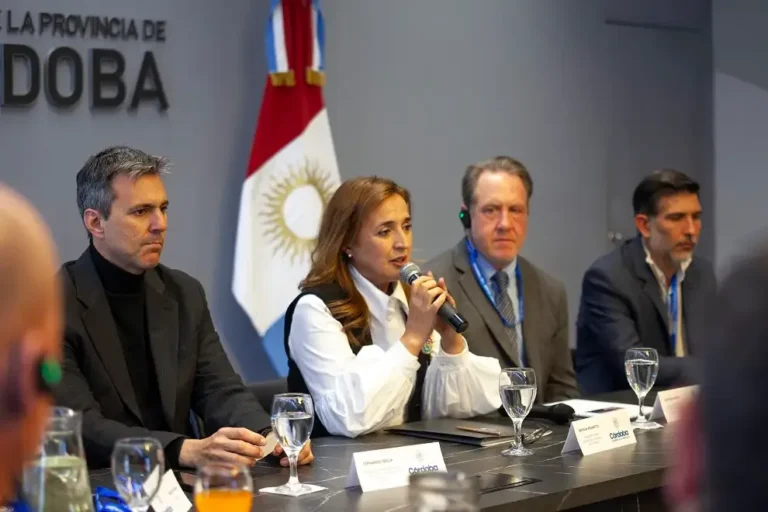 Reunión entre funcionarios de Córdoba y Utah en el Centro Cívico del Bicentenario