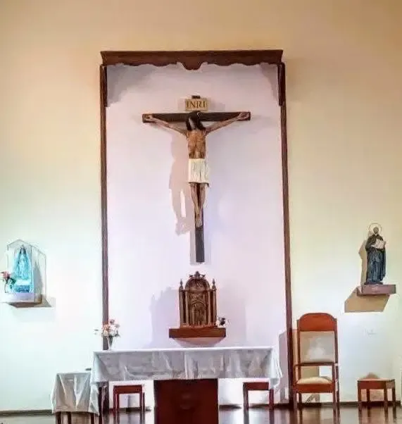 Imagen del Cristo de Brochero en la capilla de la Casa de Ejercicios Espirituales