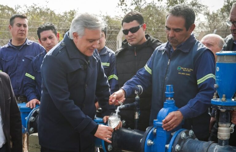 Inauguración de obra de agua potable en Villa de Soto