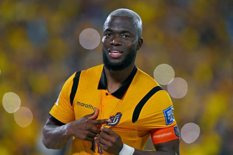Enner Valencia con la camiseta de Boca Juniors