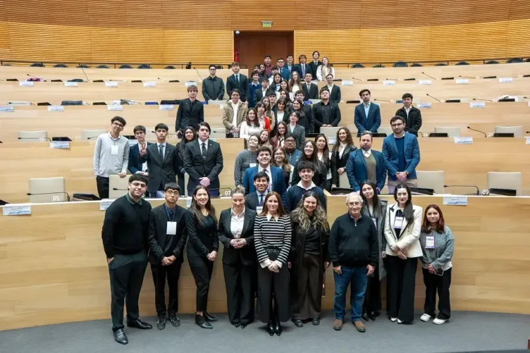 Estudiantes de la UNC en sesión simulada en la Legislatura de Córdoba