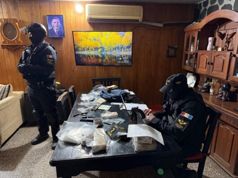 Procedimiento de la Fuerza Policial Antinarcotráfico en Córdoba