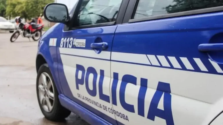 Patio de vivienda en barrio Felipe Botta de Villa María donde fue hallado el cuerpo de un hombre