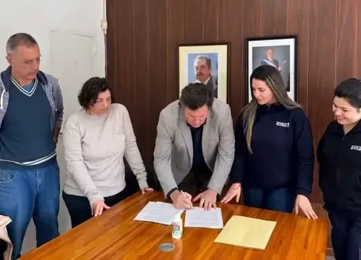 Firma de convenio entre la Municipalidad de Huerta Grande y la Fundación Boreal