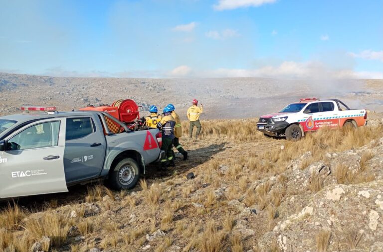 Operativo contra incendio forestal en Villa de Soto
