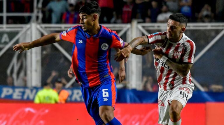 Partido entre Instituto y San Lorenzo en el Estadio Monumental de Alta Córdoba