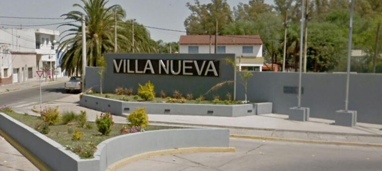 Escena del hallazgo en Villa Nueva con personal policial y de Policía Científica trabajando