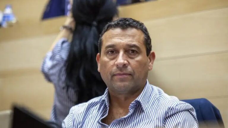 Legislador Ramón Flores