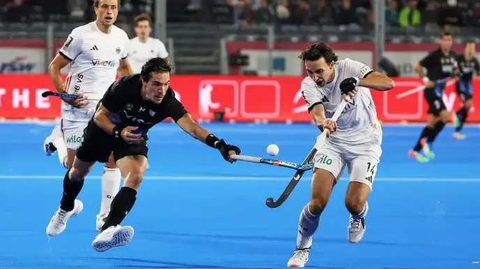 Jugadores de Los Leones durante el partido contra Alemania en el Belfius Arena