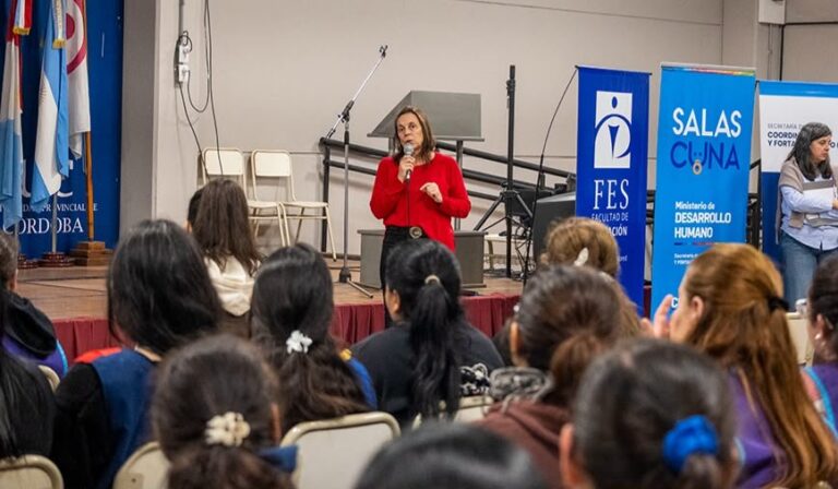 Educadoras de Salas Cuna en capacitación en la Universidad Provincial de Córdoba