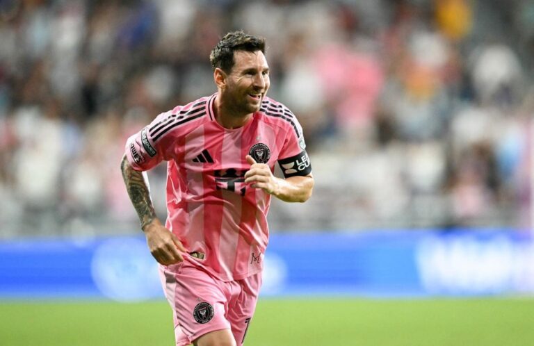 Lionel Messi celebrando un gol con la camiseta de Inter Miami