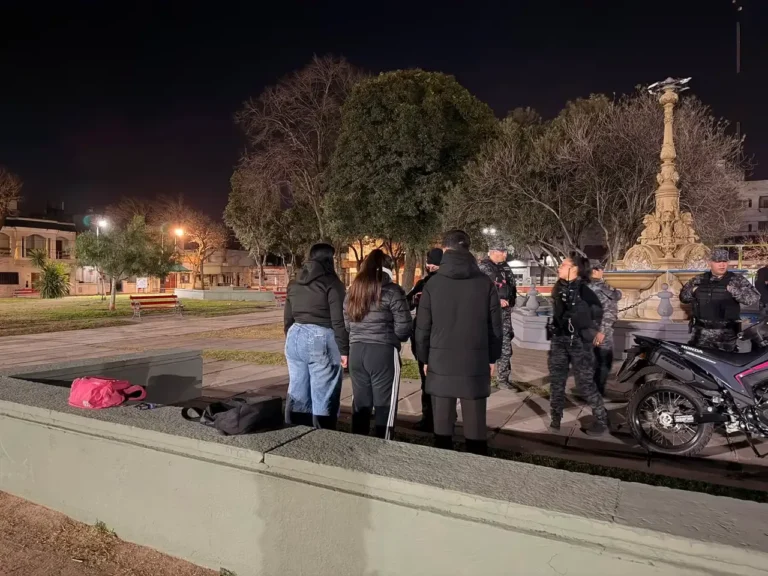 Móvil de la FPA en un operativo antidrogas en Córdoba
