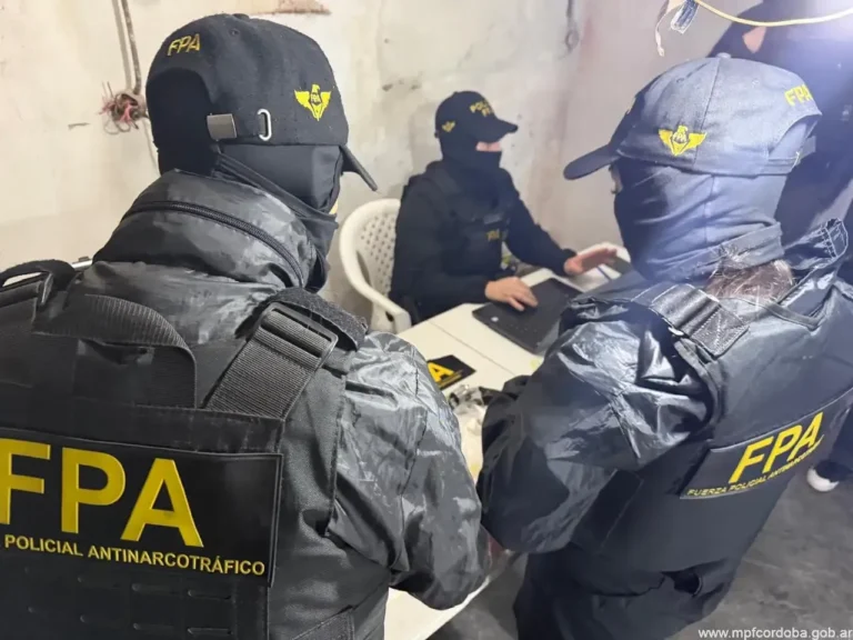 Operativo de la FPA en Córdoba con allanamientos por venta de drogas