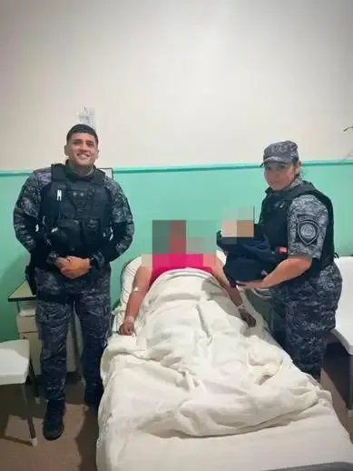 Policías asisten parto de urgencia en Cruz del Eje