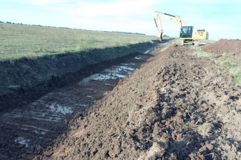 Obra de limpieza y sistematización del canal Arroyo Algodón