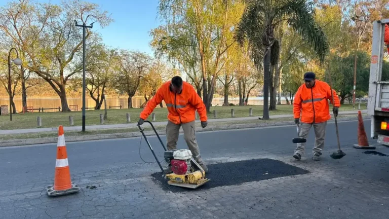 Trabajos de reparación en calles de Villa Carlos Paz