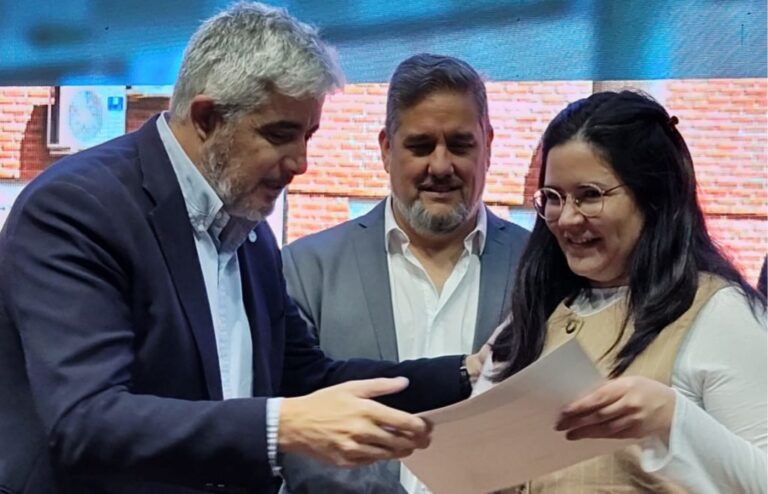 Ceremonia de colación de residentes en salud en el Pabellón Argentina