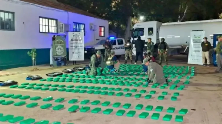 Camión cisterna secuestrado con cocaína en Santiago del Estero