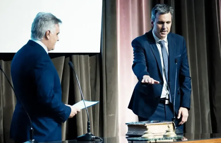 Fernando Sibilla asumiendo como ministro de Producción, Ciencia e Innovación Tecnológica