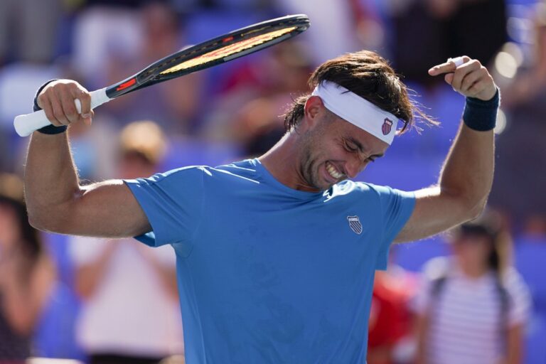 Thiago Agustín Tirante durante su partido contra Alexei Popyrin en el Masters 1000 de Canadá