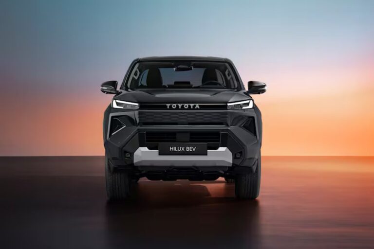Toyota Hilux eléctrica en planta de Zárate