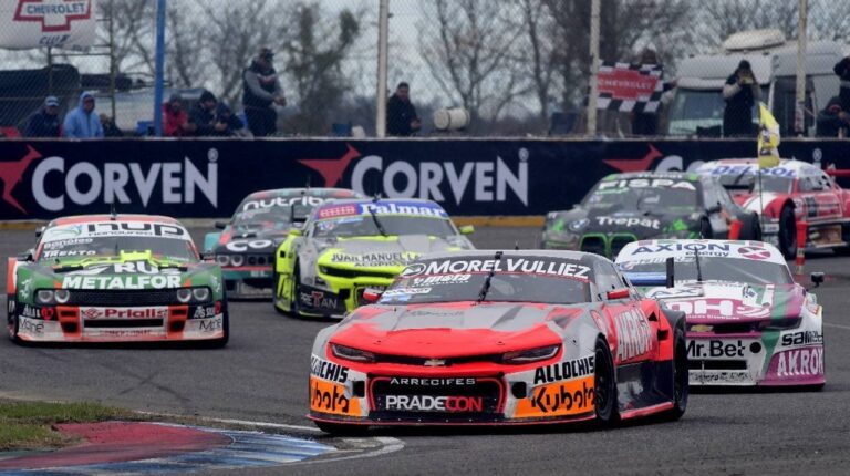 Autódromo Parque Ciudad de Río Cuarto durante una competencia de Turismo Carretera