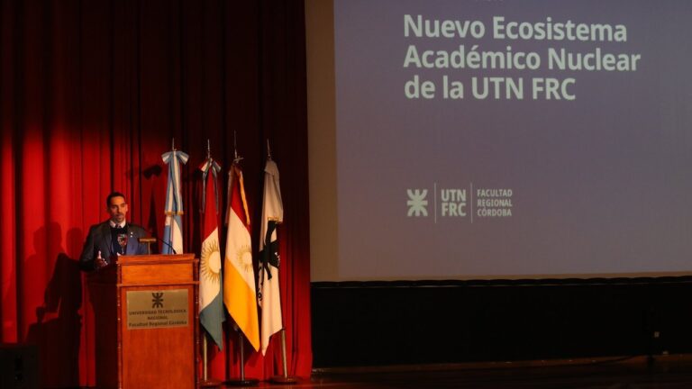 Acto de lanzamiento de la carrera de Ingeniería Nuclear en la UTN Facultad Regional Córdoba