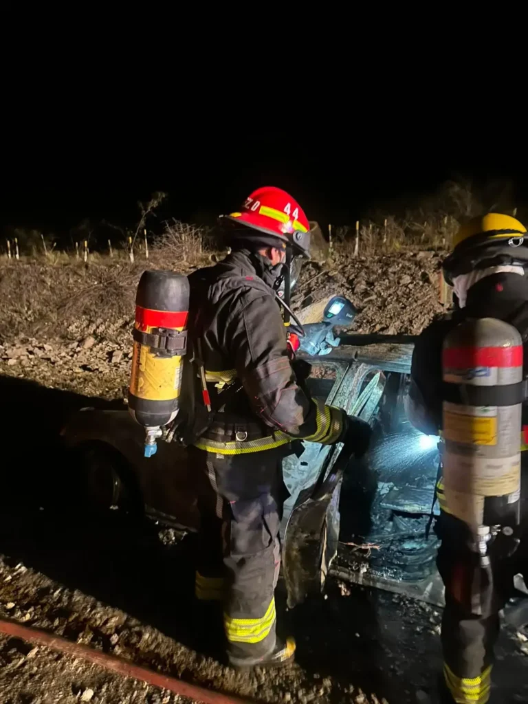 Vehículo incendiado en la Autovía de Punilla