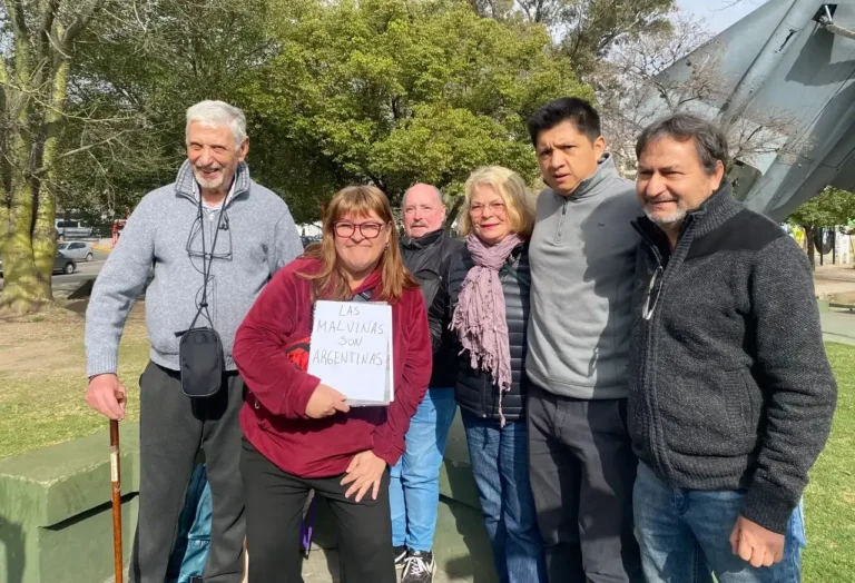 Concentración en la Plaza del Avión de Villa Carlos Paz