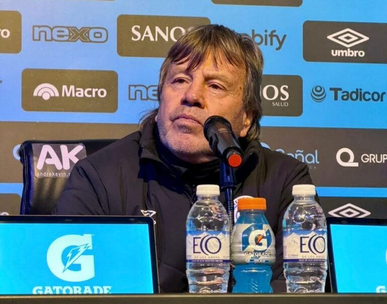 Ricardo Zielinski en conferencia de prensa tras el triunfo de Belgrano
