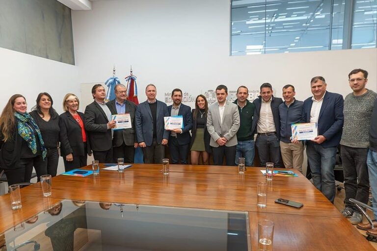 Obra de infraestructura escolar en una de las localidades beneficiadas por el programa Habitar la Escuela