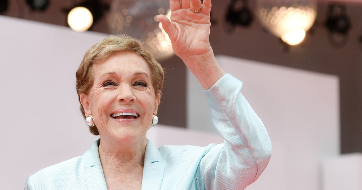 Julie Andrews a los 90: ejercicio matutino y curiosidad como claves de su vitalidad